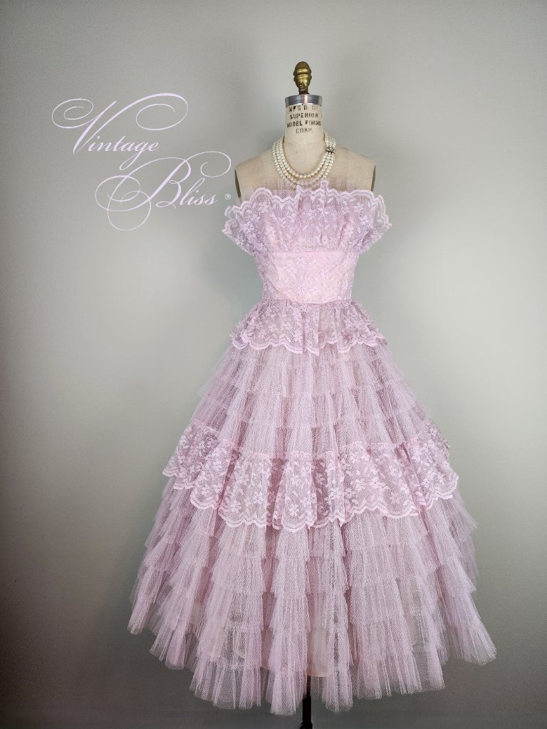 Vintage 1950’s Dreamy Lavender Pink Ruffled Tulle & Lace Party Dress Full Skirt